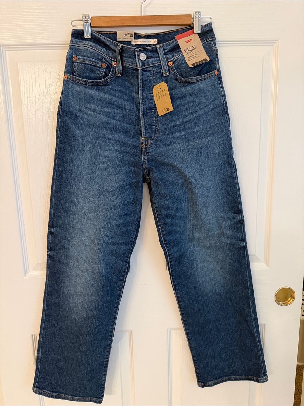 Levi's Women’s Straight Jeans in Medium Blue Wash